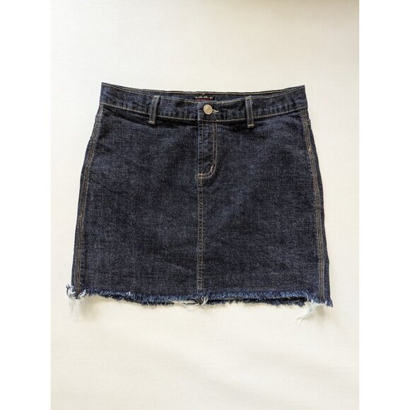 Women's Denim Mini Stretch Skirt With Raw Hem Dark Wash Size 6/28" - Picture 1 of 7